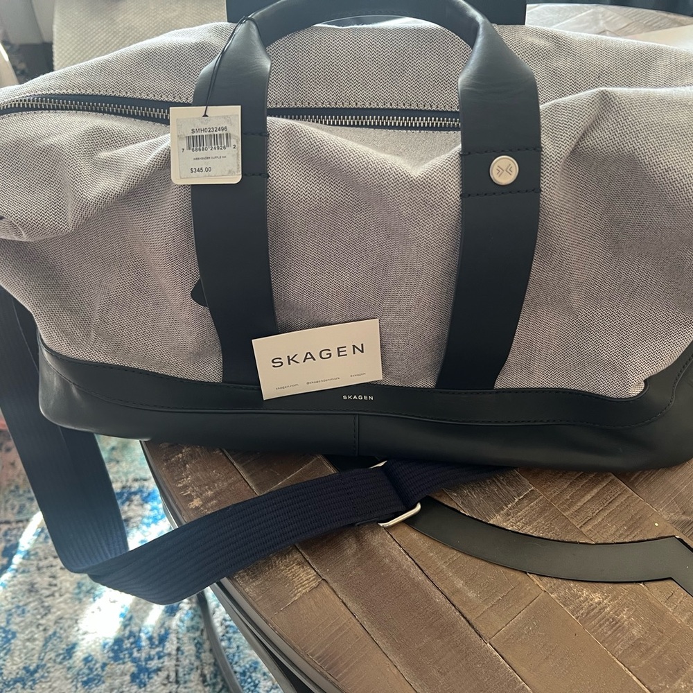 Skagen Gray Duffel Bag with Classic Design